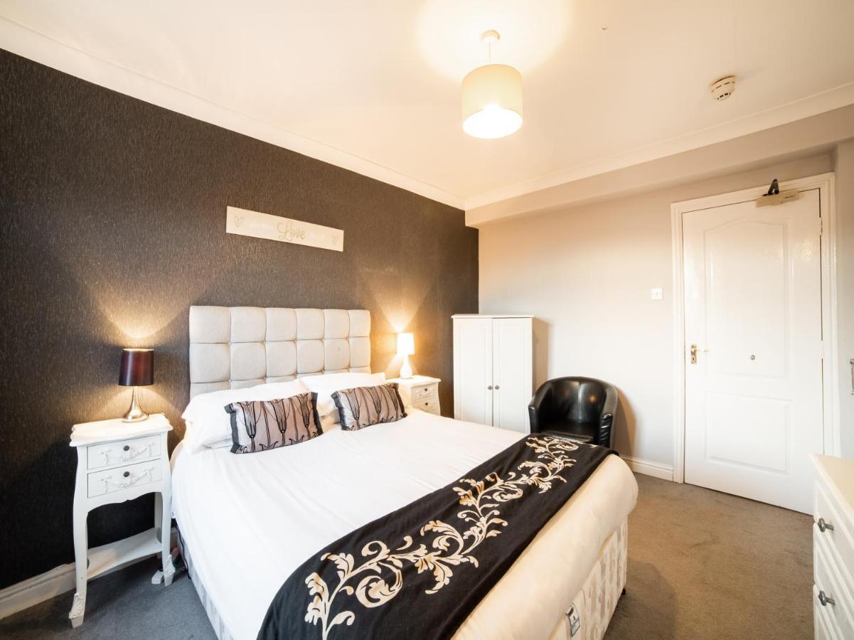 The Traxx Hotel Bangor  Exterior photo